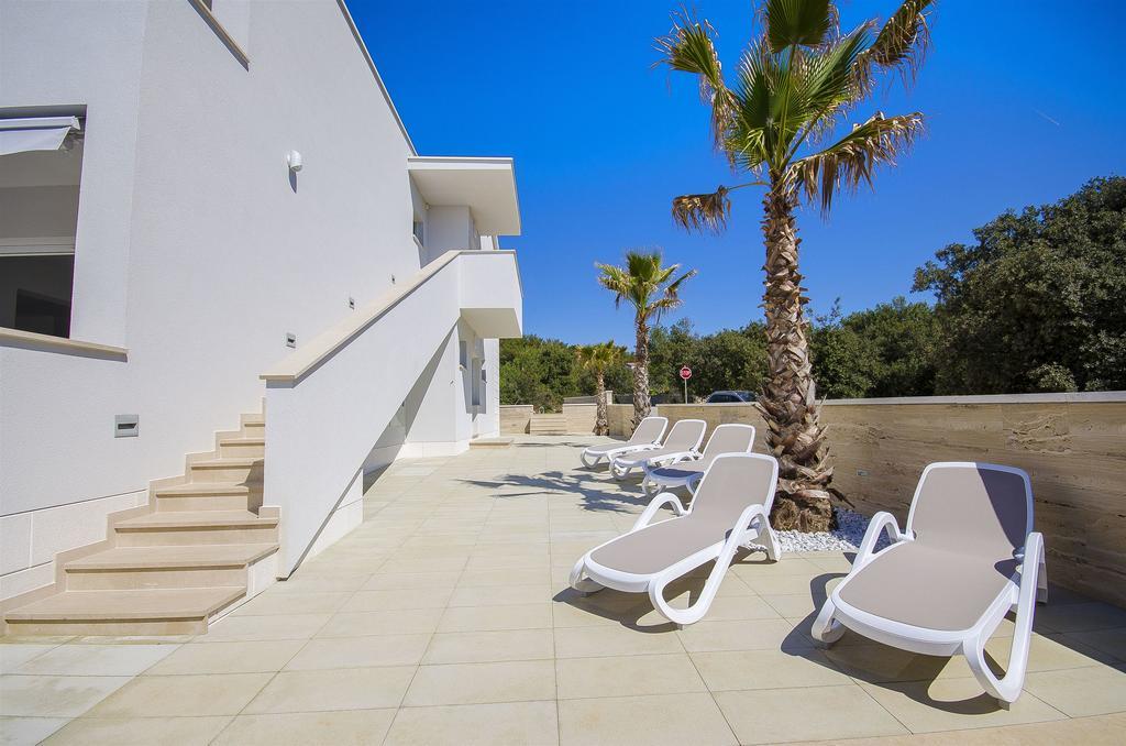 Apartments Villa V Vir Exterior foto
